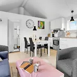 3 Bedroom Beautiful In Dom wakacyjny *
