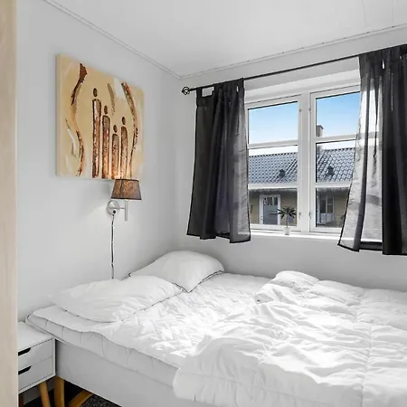 3 Bedroom Beautiful In Dom wakacyjny *