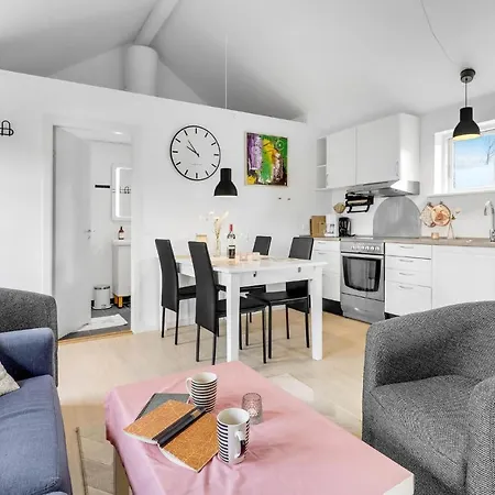3 Bedroom Beautiful In Holiday home *
